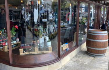 Entire Boat at St Katherine Docks 2 Available select using room options - Photo 80