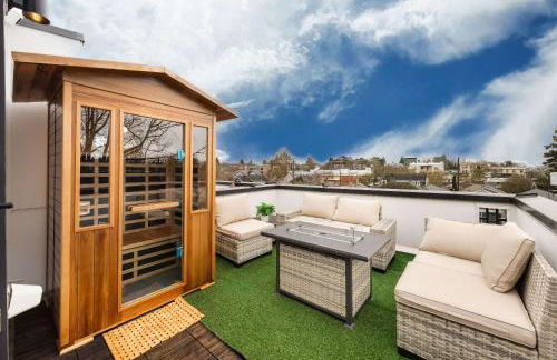 2022 Modern 3BR Tesla Charger City Views - Photo 37