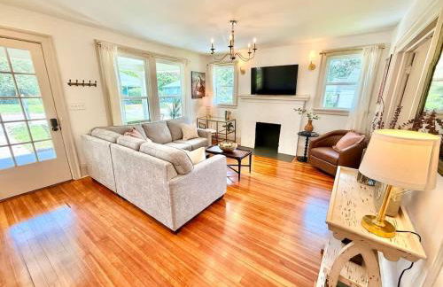 Charming Downtown Family Home with Fenced Yard - Foto 33