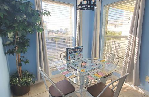 Navarre Beach Landing - Beach Gear Included - Walk to Beach - Sunset Views - Foto 15