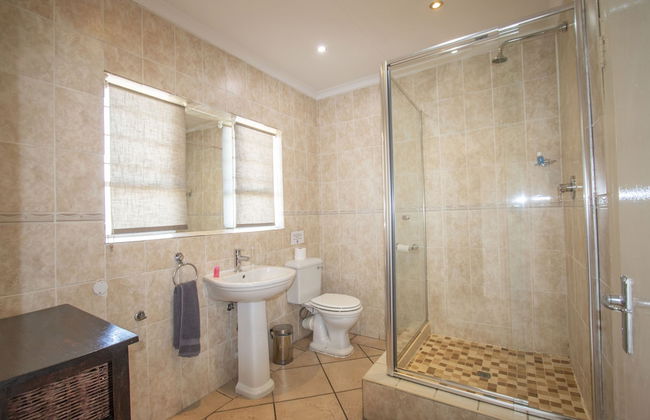 BM Gardens Apartment Hotel - Photo 25