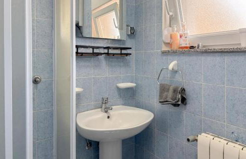 Stunning Home In Salopeki Modruski With Wifi - Photo 30