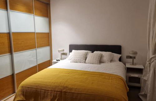 casa y piscina en un parque natural - Photo 17