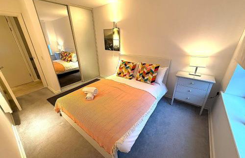 Cosy Two Bedroom Riverside Apartment - Foto 11