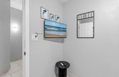 Sun and Fun- Dolphin Diversion - Photo 11