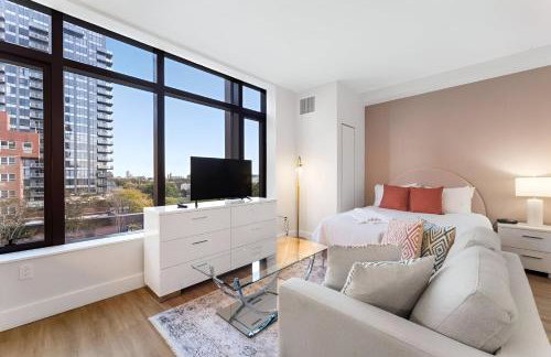 Discover Brooklyn Where Comfort Meets City Vibes - Photo 1