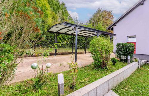 Riverside House with Pool and Hot Tub - Happy Rentals - Foto 22