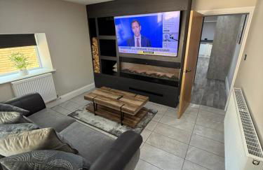 Modern 2 Bedroom Private Detached Cottage - Photo 14