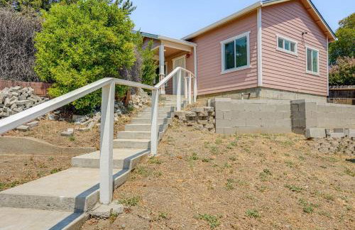 Quaint Concord Home with Covered Porch Near Hiking - Foto 3