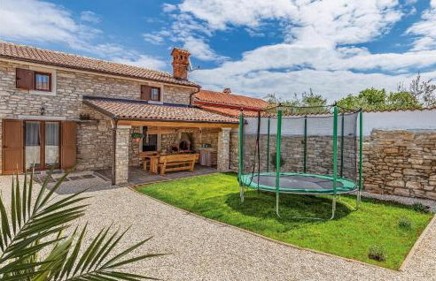 Gorgeous Home In Peruski With Wifi - Foto 1