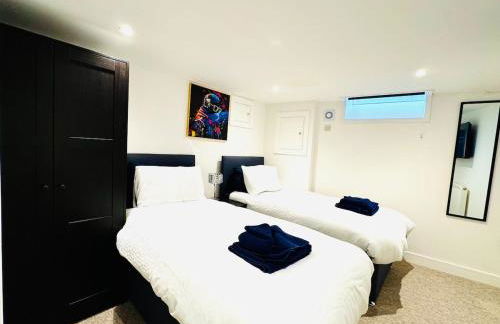 NEW Central Ryde Retreat, Melville Duplex, short walk to Beach Sleeps 6 - Foto 12