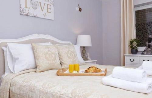 Three Bedroom Apartment by Beautiful Park - Photo 21