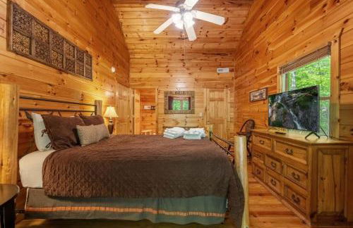 A Creek Runs Thru It - Secluded Waterfront Cabin - Foto 35