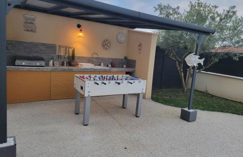 Villa des Oliviers Sublime villa avec piscine chauffée et privée et baby foot - Foto 3