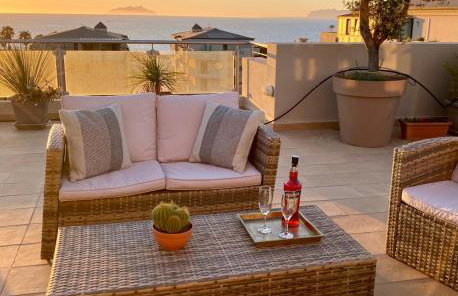 Penthouse Le Isole - Luxury rooftop retreat - Photo 3