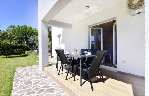 Relaxing holiday home with shared pool - Foto 37