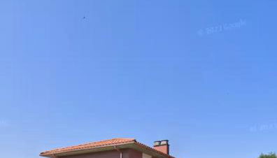 Chalet adosado con amplio jardín - Foto 1