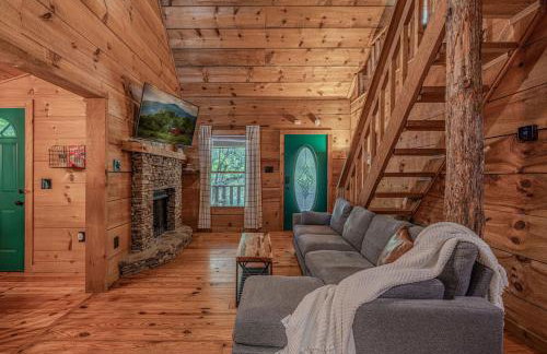 Smokies Cabin with Hot Tub and Arcade Games - Photo 37