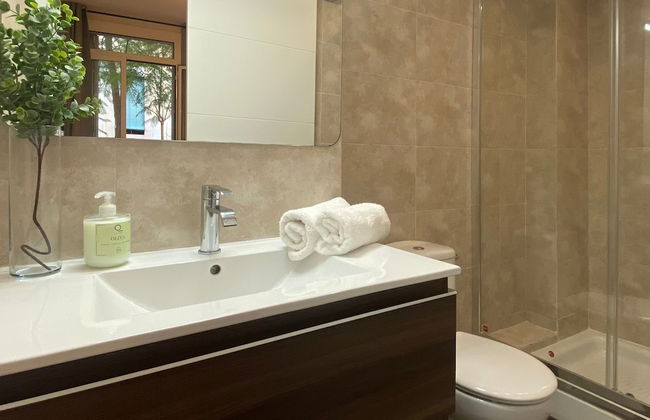 Cosy Urban Oasis 1BD in Poble Sec By Myrentalhost - Photo 1