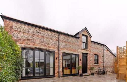 The Old Coach House - Hot Tub - Dorset - Photo 26