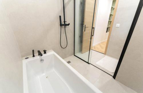 Magnifique appartement avec piscine et jardin - Foto 42