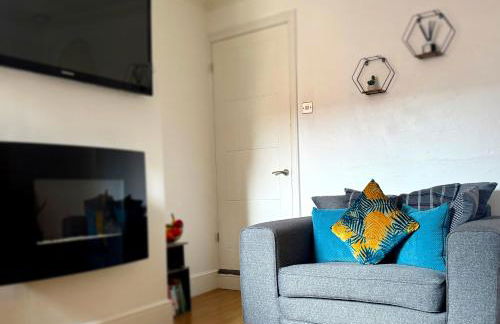 Stylish 3-Bedroom Home, Patio & High-Speed Wi-Fi - Foto 26