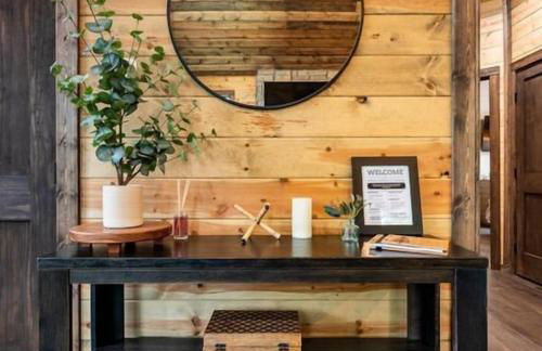 Winter Retreat in the Pines, Cozy Cabin & Fire Pit Nights - Foto 18