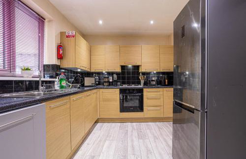 Newly Refurbed 5 Bed House for Contractors, Families & Relocation- Cosely Wolverhampton - Foto 35