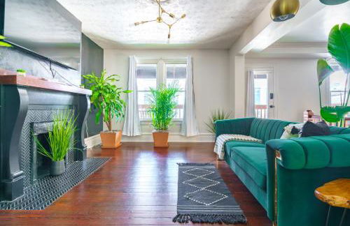 Jungle House Columbus Short North Downtown Free Parking - Steps to Convention Center & Nationwide Arena - 2BR Luxury Home - Sleeps 8 - Over 5,800 Five Star Stays - Foto 15