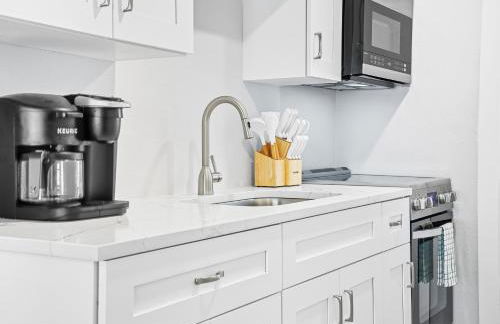 Siesta Key, Heated Pool, Dock on Lagoon, Turtle Beach 1 mile and Crescent Beach 2 miles, 1bdr - Foto 9