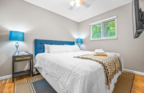 Spacious 2 Bedroom Townhome by StayLage - Foto 9