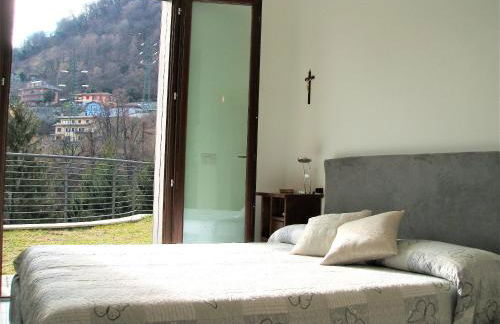 Green & Lake Home - Photo 21