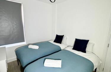 NEW Unique 4 Bed Families Contractors 靠近唐人街 - Foto 4