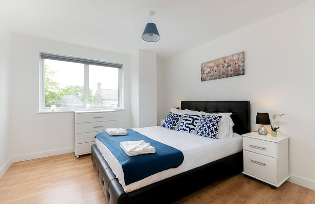 Skyvillion Tower Point Enfield 1bed W Balcony - Photo 9