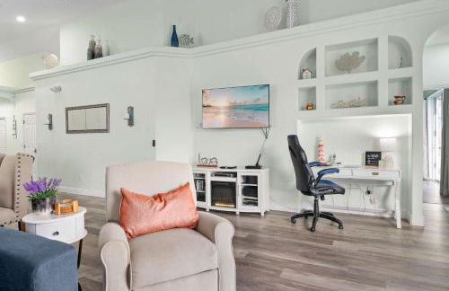 Single-Level Home w Heated Pool & 9MI to Disney - Photo 32