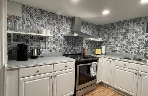 Upscale, Brand New, Full Kitchen, 2-Bedroom Apt - Foto 17