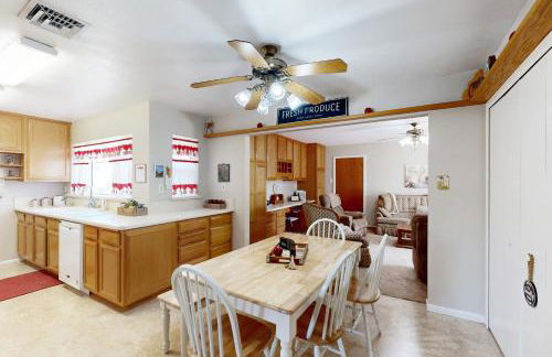 Farmington Family Home with Private Patio - Foto 7