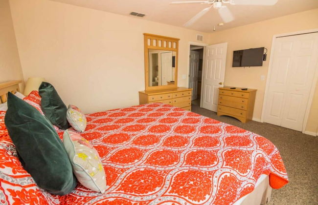 Lynval's Regal Palms Resort Townhome - Photo 6