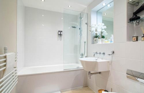 Luxury 2 Bed Apartment In Central Leeds Sleeps 6 - Foto 9