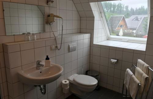 Berggasthof Heuberghaus, direkt am Rennsteig - Foto 30