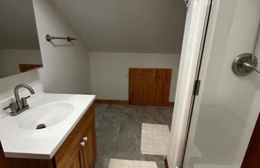 NEW Long Pond Lake View Pet-Friendly Getaway, ME - Foto 4