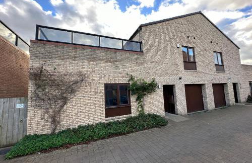 2 Bedroom Riverside Property with Roof Terrace - Foto 1