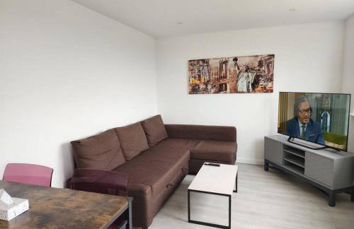 Hazel 1-Bedroom Flat, Parking, WiFi, Netflix, Prime location - Foto 1