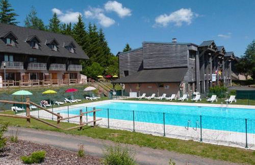 T3 duplex Super Besse, parking, piscine, wifi - Photo 10