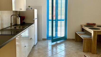 Galovac Nikos - Foto 3, stove