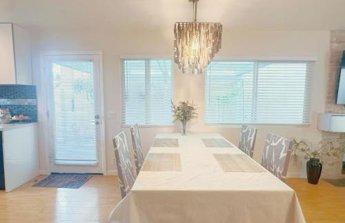 Brea Mall romantic two-bedroom house - Photo 10