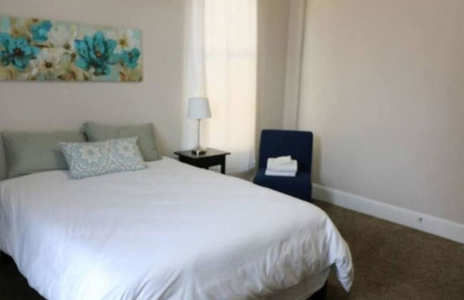 Windsor Park Pad apt 2 min to Mass Ave With AC - Foto 1