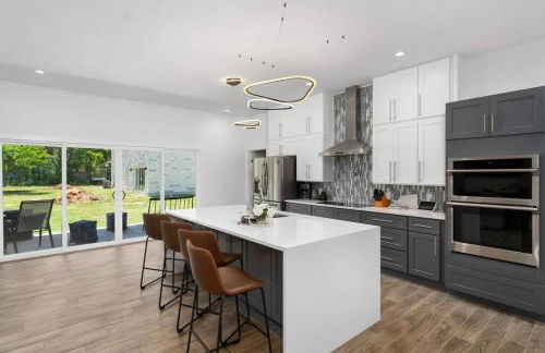 The Gateway - 6BED W Two Houses GameRoom & Pool - Photo 6