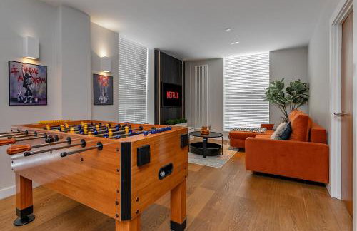 MK CITY CENTRE, THE DIAMOND SUITE, FREE Parking Space, PREMIUM SPACIOUS Apartment with FOOSBALL TABLE - Foto 1