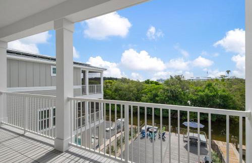 CASA NICA! Luxury Private Pool Home with dock on a saltwater canal! - Foto 35